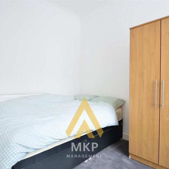 4 bedroom terraced house to rent - Photo 1