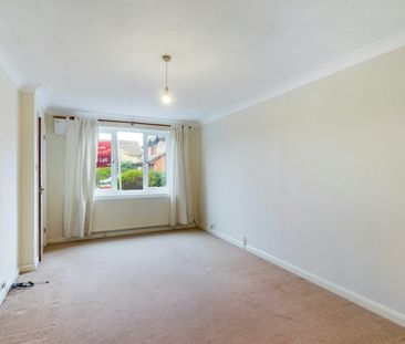 Terraced House to rent on - Photo 2