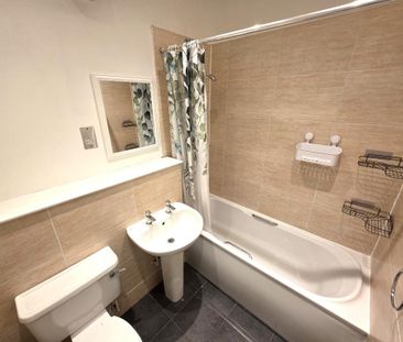 2 bedroom flat to rent - Photo 6