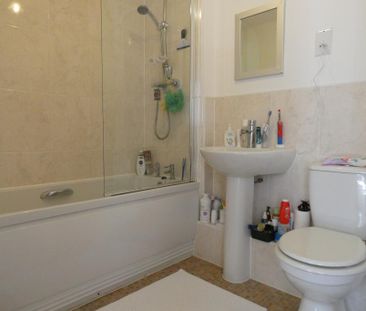 2 bedroom flat to rent - Photo 6