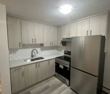 newly renovated apartment | 10 - 1335 Kensington Close Northwest, Calgary - Photo 1