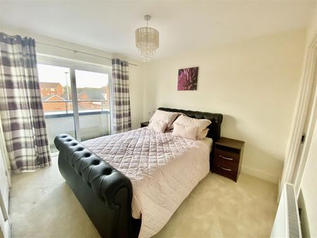 Fraser Drive, Uttoxeter, Staffordshire ST14 5EH - Photo 4