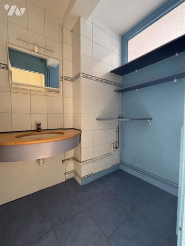 FOUGERES Bd Leclerc - Au 3ème étage avec BALCON. Lumineux appartement de 65 m² comprenant entré... - Photo 3