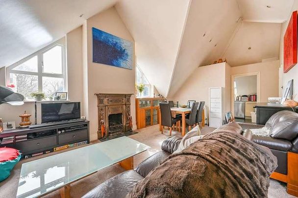 St Raphaels House, Ealing, W5 - Photo 1