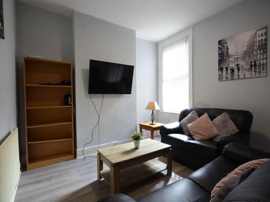 5 bedroom house share to rent - Photo 1