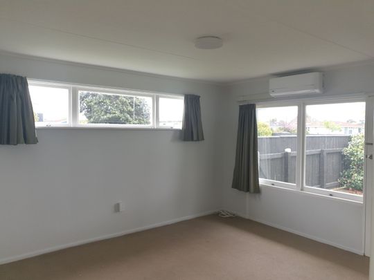 Lyndon Road West, Hastings - Photo 1