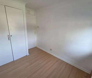 Spinis, Bracknell, Berkshire, RG12 - Photo 2