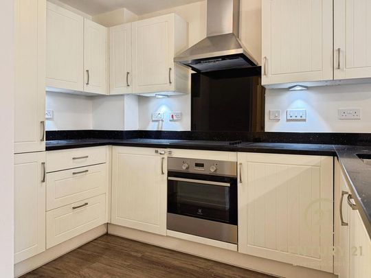 4 bedroom semi-detached house to rent - Photo 1