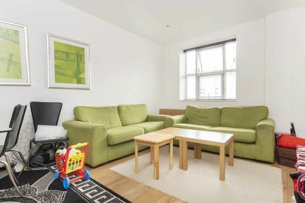 Bromyard Avenue, Acton, W3 - Photo 1