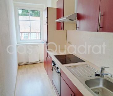 Altbauflair – Renovierte Wohnung mit Einbauküche!! - Foto 3