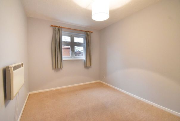 Shaw Drive, Walton-on-Thames, KT12 - Photo 1