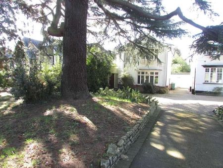 Canons Drive, Edgware, HA8 - Photo 2