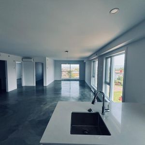 Libre, Penthouse , Lévis centre-ville 3 1/2+ - Photo 2