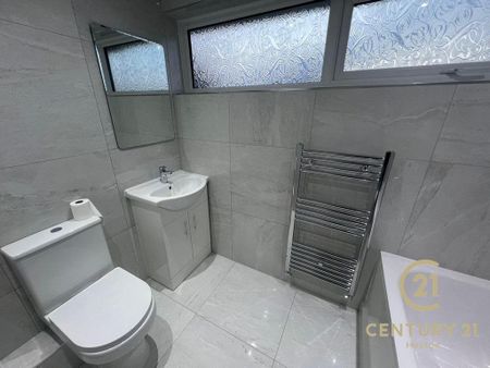 3 bedroom terraced house to rent - Photo 2