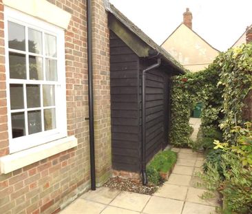 2 bedroom terraced house to rent - Photo 2