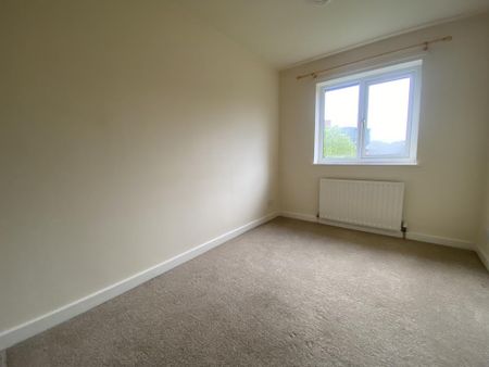 4 bedroom detached house to rent - Photo 3