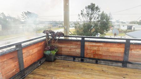 Himatangi Beach - 4 bedrooms - Photo 4