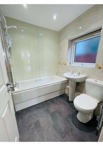 2 Bed Terraced House, Nursery Lane, NG6 - Photo 4