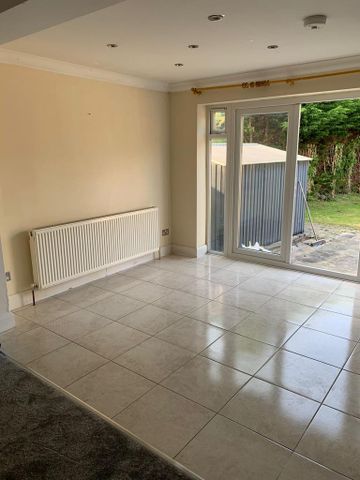 4 bedroom bungalow to rent - Photo 3