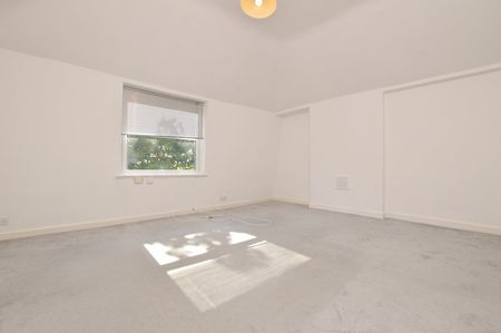 St Marys Road, London, SE15 - Photo 2