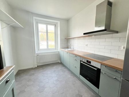 Bel appartement de 3 pièces, entièrement rénové - Photo 2