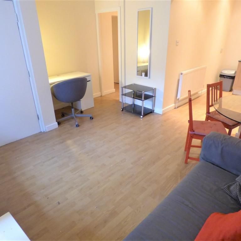 2 bedroom ground floor flat to rent - Photo 1
