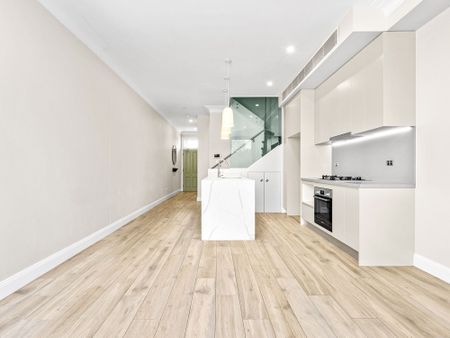 Statement Architecture in the heart of the village! - Photo 3