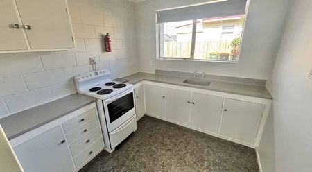 A tidy and very practical one-bedroom apartment - Photo 3