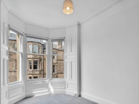 4 bedroom flat to rent - Photo 2