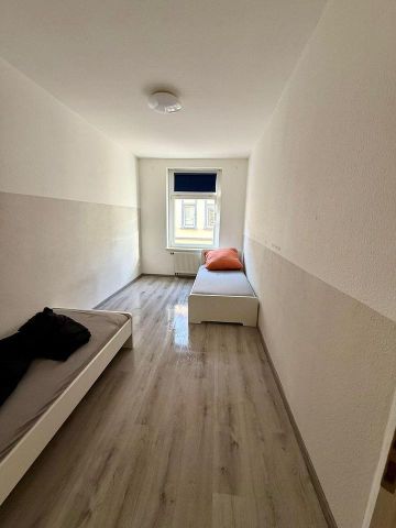 Einbauküche und Badewanne - 2-Zimmer - Photo 4