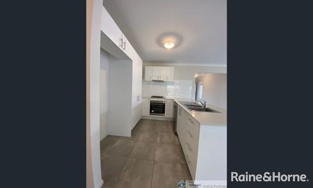 24 Highbridge Crescent, Sunbury, VIC 3429 - Photo 3