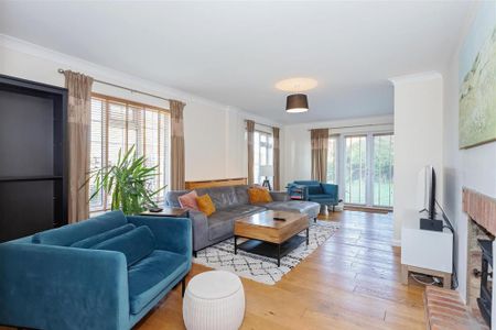 4 bedroom detached house to rent - Photo 4