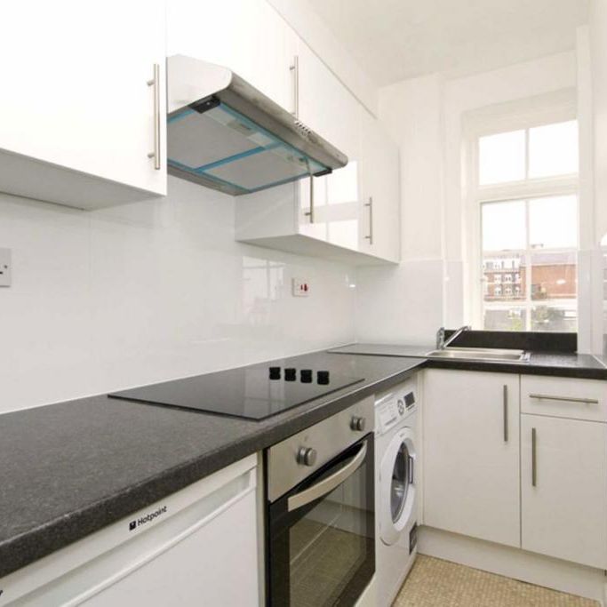 Studio to rent - Photo 1