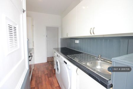 3 bedroom terraced house to rent - Photo 3