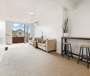 25 Kirikiri Ln, East Tamaki - Photo 1