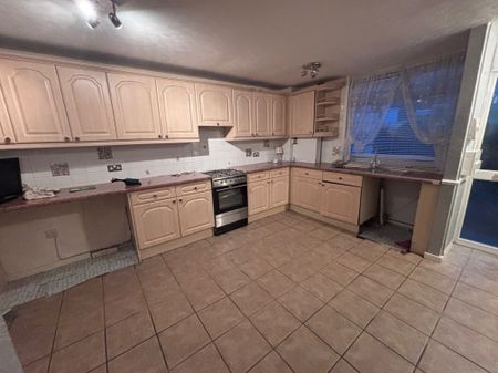 Perran Close, Hull, Bransholme - Photo 4