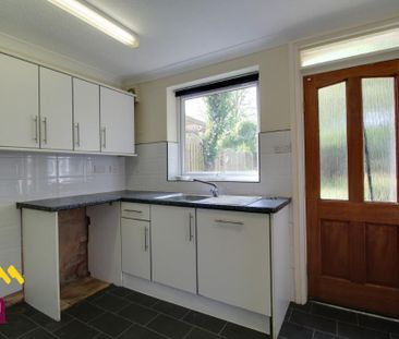 3 bedroom semi-detached house to rent - Photo 6