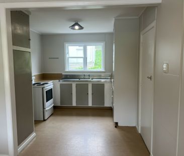 Four bedroom home available now! - Photo 3