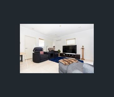 Easy-Care Living in a Prime Pearsall Location - Photo 1