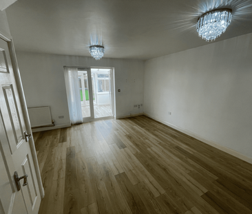 3 bedroom detached house to rent - Photo 2