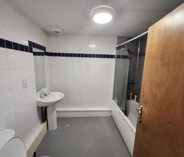 3 bedroom flat to rent - Photo 1