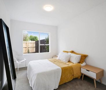 Sunny Mt Wellington 2 bedroom unit - Photo 3