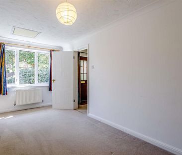 4 bedroom detached house to rent - Photo 4