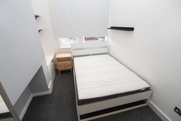 1 bedroom in a house share to rent - Photo 1