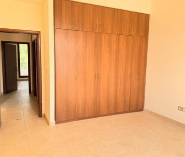 Opp Park | Vacant | Bigger Layout - Photo 4