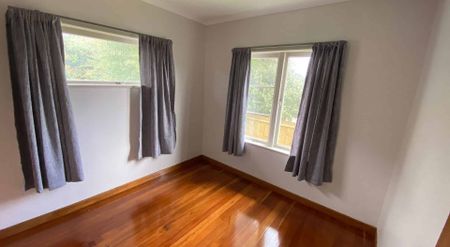 Henderson 3 bedrooms, plus parking - Photo 2