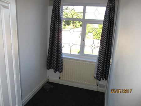 3 bedroom terraced house to rent - Photo 4
