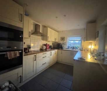 2 bedroom end of terrace house to rent - Photo 6