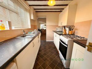 2 BEDROOM House - Semi-Detached - Photo 4