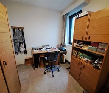 Een ruim dakappartement met terras en lift - Photo 5